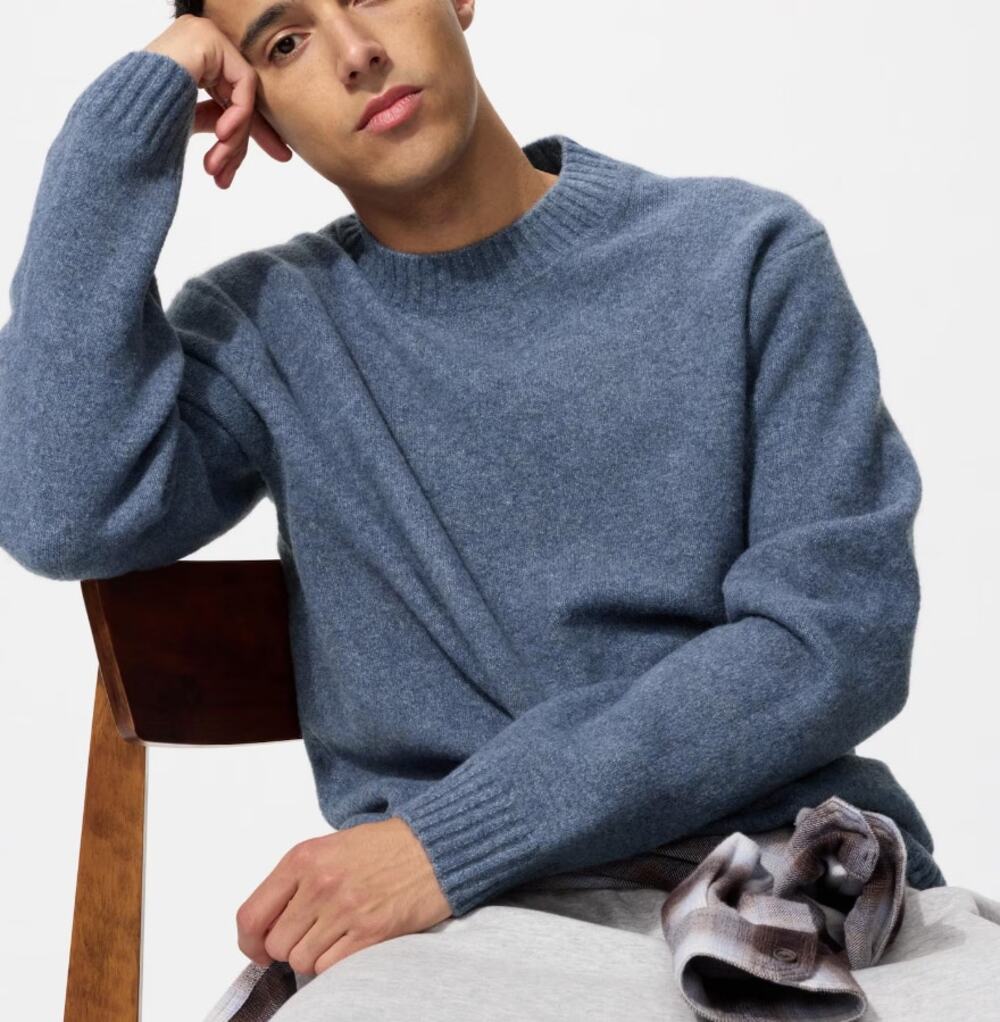 Uniqlo Men's Souffle Yarn Sweater in 66 Blue